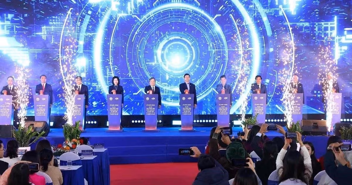 各位代表进行项目开工仪式。（图片来源：越通社）