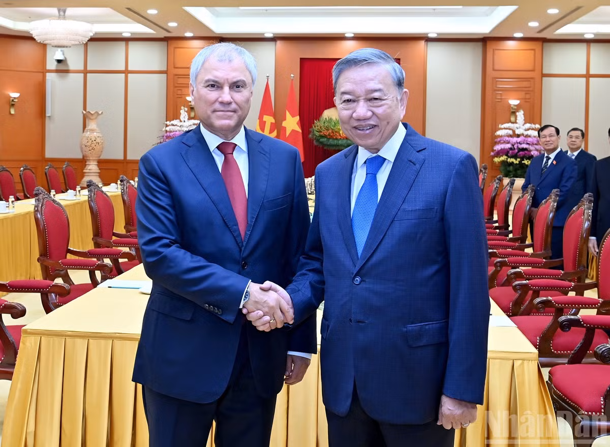 越共中央总书记苏林会见俄罗斯国家杜马主席维亚切斯拉夫·沃洛金。（登科 摄）