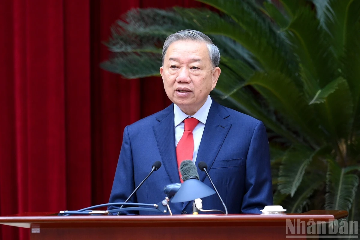 越共中央总书记苏林在会上致开幕辞。(登科 摄)