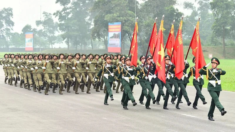 越共中央总书记苏林署名文章：越南人民军在党的光荣旗帜下稳步前行