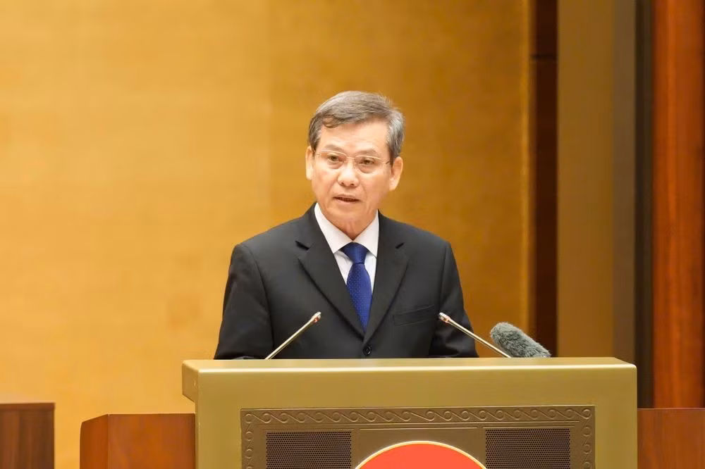 越共中央政治局委员、中央书记处书记、中央内政部部长黎明智在会上作报告。